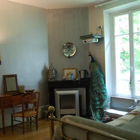 Maison Stella Cadente, Artistique Et Jardin A Bed & Breakfast Provins