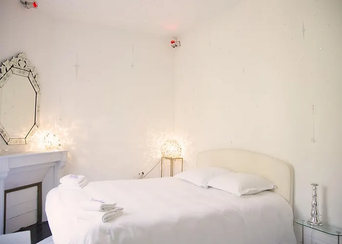 Maison Stella Cadente, Maison D'Hotes Artistique Et Jardin A Provins 3* Provins